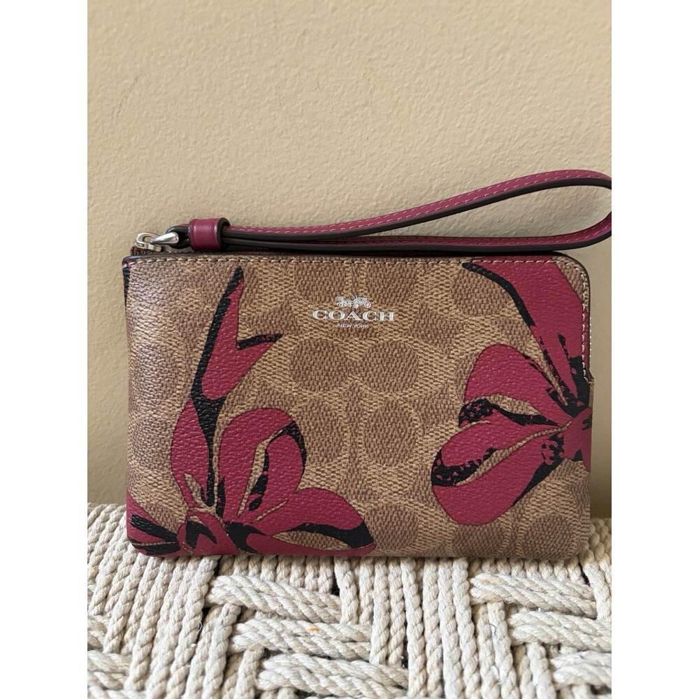 Coach Corner Zip Wristlet Bag Clutch Signature Canvas With Bow Print CZ440 NWT